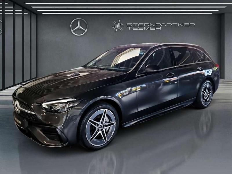 Grau metalliclack graphitgrau Gebraucht 2025 Mercedes C300e AMG Kombi | 48.740 € (Fairer Preis) - Bild 1/4