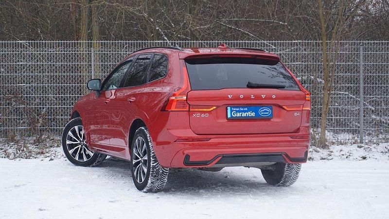 Gebraucht Volvo XC60 Plus 197 PS (144 kW) 2024 Rot SUV