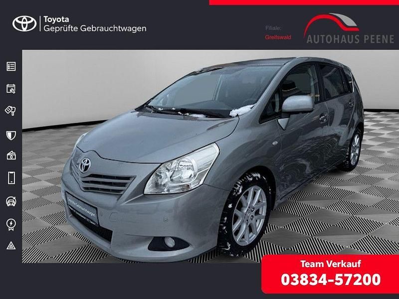 Grau Gebraucht 2012 Toyota Verso Travel Van / Kleinbus | 10.964 € (Teuer) - Bild 1/4
