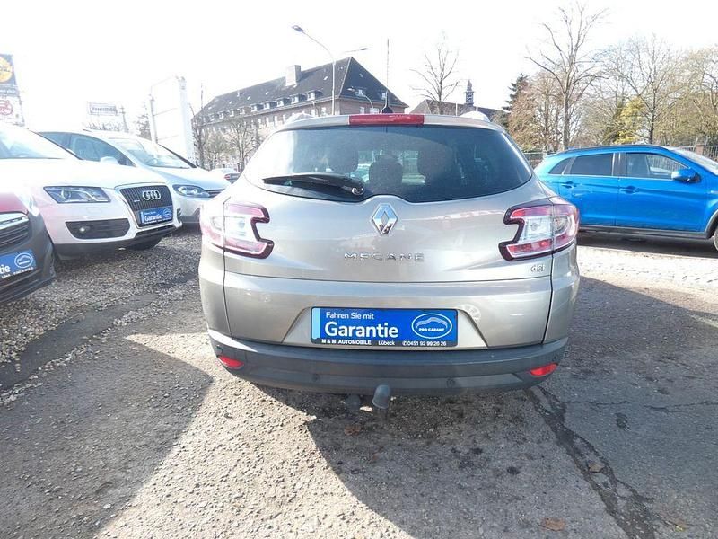 Gebraucht Renault Mégane III Dynamique 110 PS (80 kW) 2013 Limousine