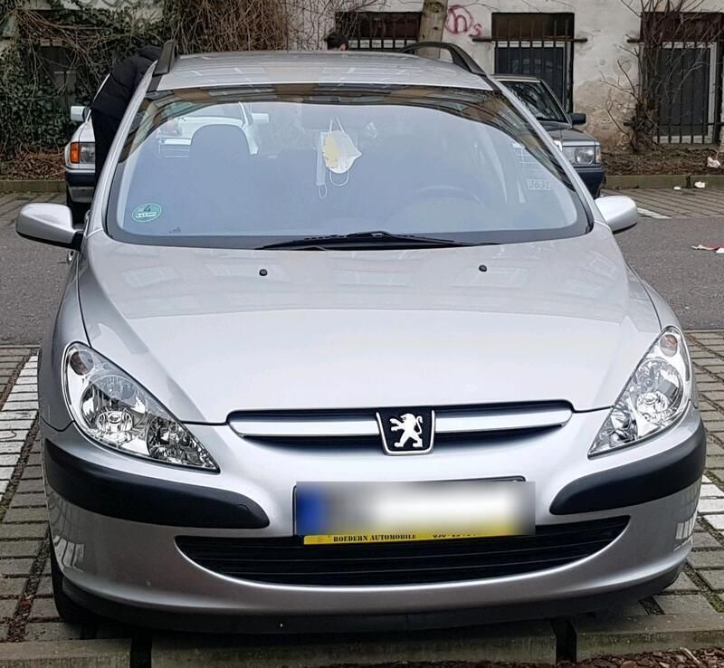 Silber Gebraucht 2003 Peugeot 307 Kombi | 2.900 € (Etwas zu teuer) - Bild 1/4