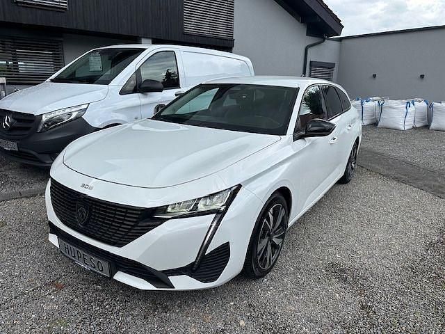 Weiß Gebraucht 2022 Peugeot 308 Allure Kombi | 19.490 € (Guter Preis) - Bild 1/4