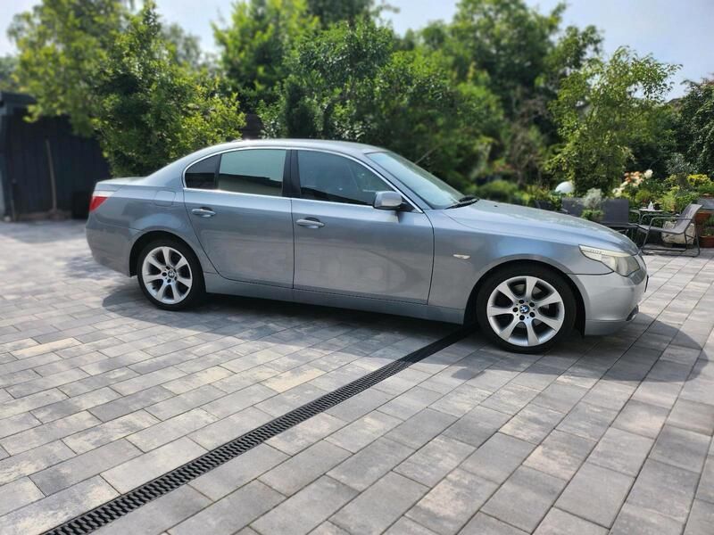 Grau Gebraucht 2003 BMW 530 Limousine | 4.200 € (Fairer Preis) - Bild 1/4
