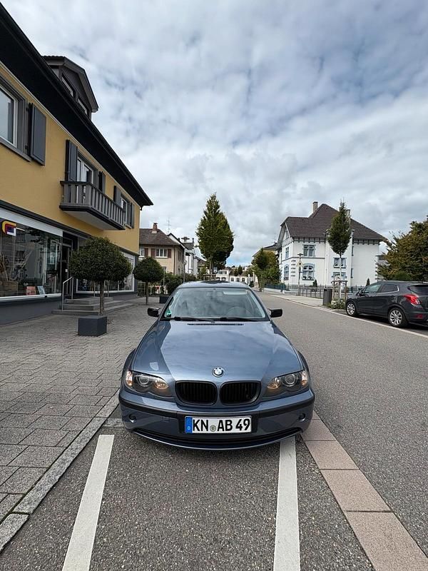Andere farben Gebraucht 2002 BMW 325 Limousine | 4.500 € (Fairer Preis) - Bild 1/4