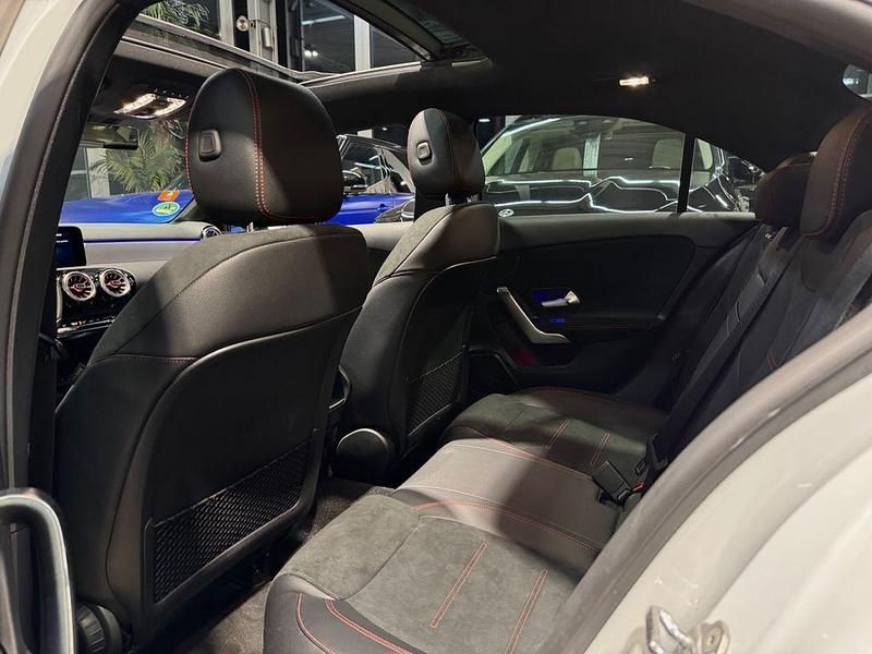 Gebraucht Mercedes A200 AMG line 163 PS (119 kW) 2022 Silber Limousine