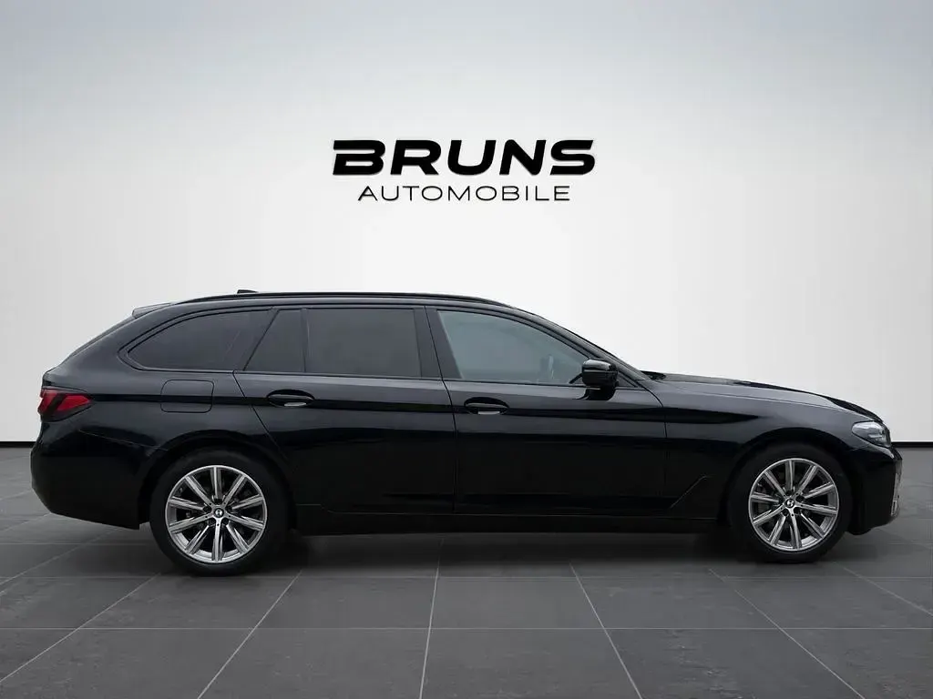 Gebraucht BMW 530e Luxury Line 292 PS (214 kW) 2022 Schwarz Kombi