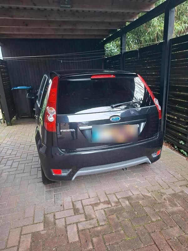 Gebraucht Ford Fiesta 70 PS (51 kW) 2007 Schwarz Kleinwagen