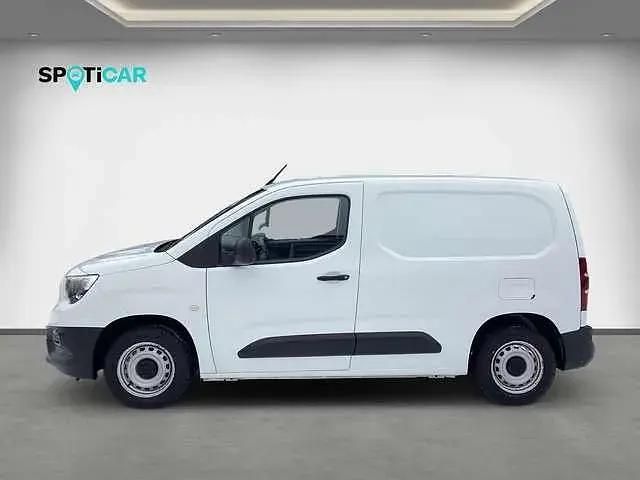 Używany Opel Combo Selection 76 KM (55 kW) 2020 Biały Minivan