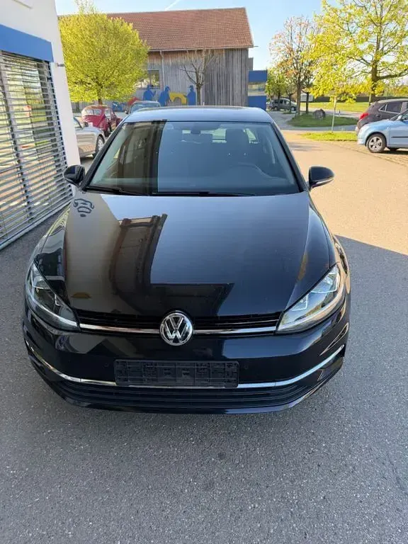 Gebraucht VW Golf VII Sound 125 PS (91 kW) 2018 Schwarz Limousine