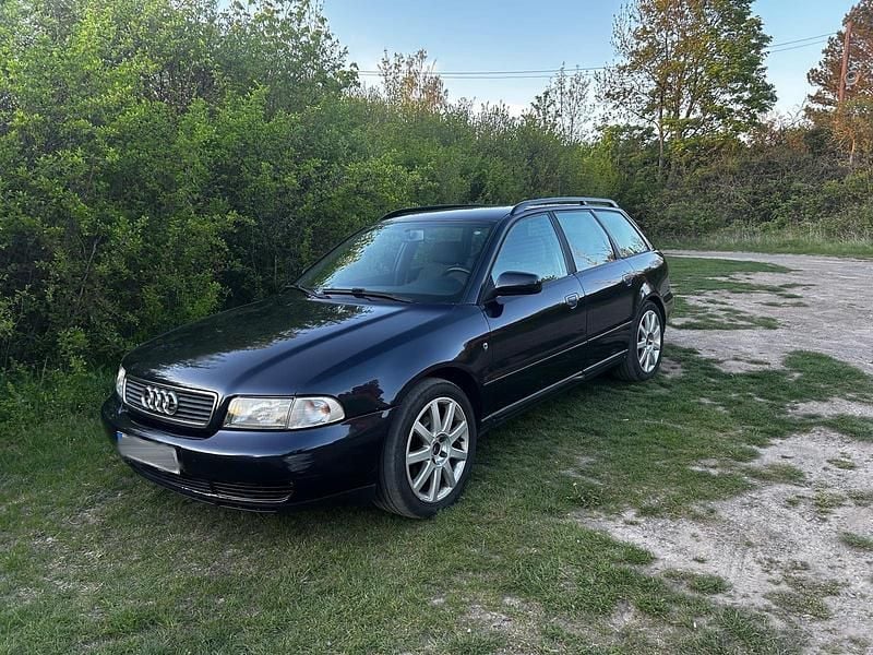 Second-hand Audi A4 110 CP (80 kW) 1998 Albastru Break
