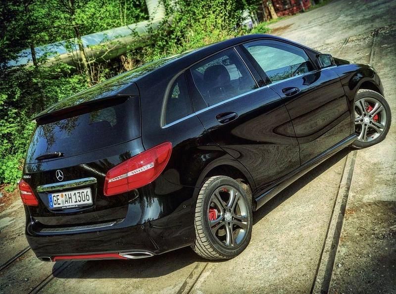 Gebraucht Mercedes B180 109 PS (80 kW) 2016 Schwarz Van / Kleinbus