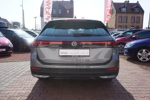 Gebraucht VW Passat 150 PS (110 kW) 2025 Diabasgrau metallic (metallic) Kombi