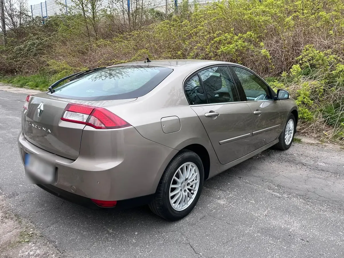 Gebraucht Renault Laguna III 140 PS (102 kW) 2012 Limousine