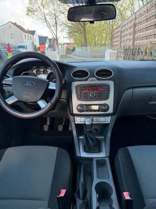 Second-hand Ford Focus 109 CP (80 kW) 2011 Negru Break