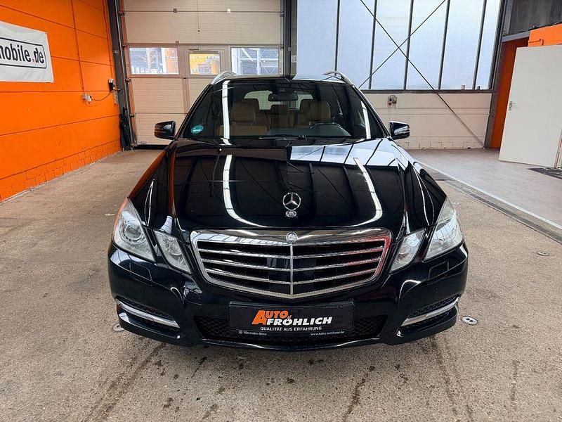 Gebraucht Mercedes E350 265 PS (194 kW) 2010 Schwarz Kombi