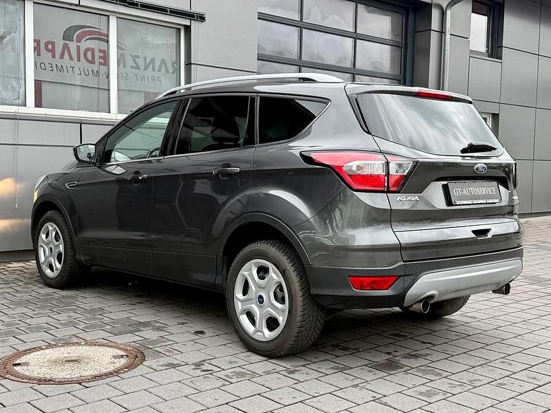 Gebraucht Ford Kuga Trend 150 PS (110 kW) 2017 Magneticgrau metallic SUV