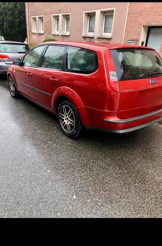 Second-hand Ford Focus 115 CP (84 kW) 2007 Roșu Break