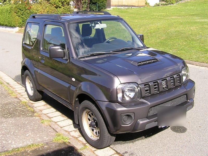 Grau Gebraucht 2016 Suzuki Jimny Comfort SUV | 15.500 € (Guter Preis) - Bild 1/4