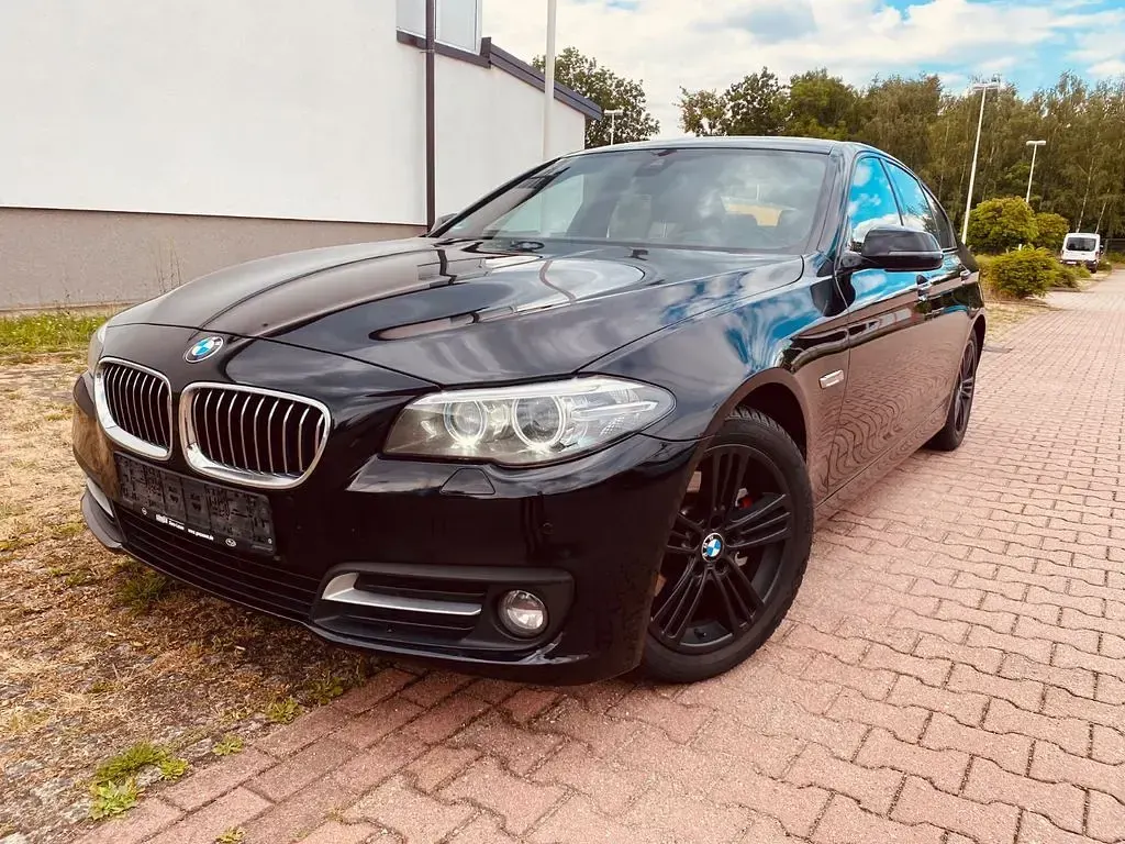 Używany BMW 520 Performance 190 KM (139 kW) 2016 Czarny Sedan/Limuzyna