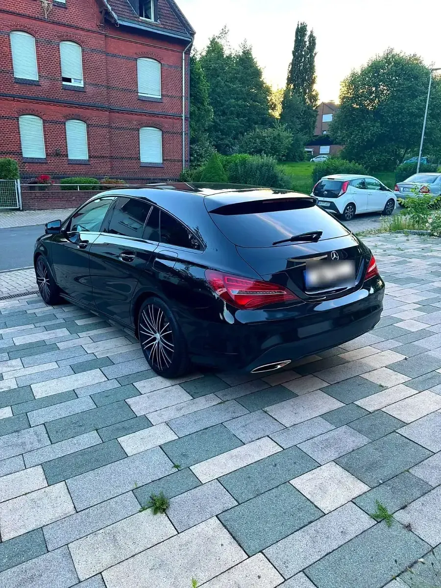 Gebraucht Mercedes CLA180 Shooting Brake 122 PS (89 kW) 2016 Schwarz Kombi
