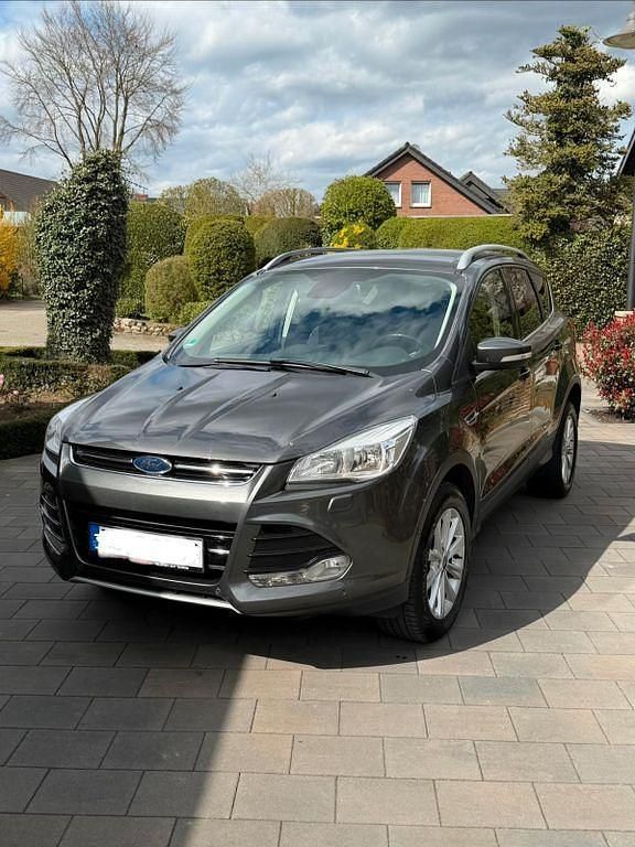 Gebraucht Ford Kuga Trend 150 PS (110 kW) 2016 Grau SUV