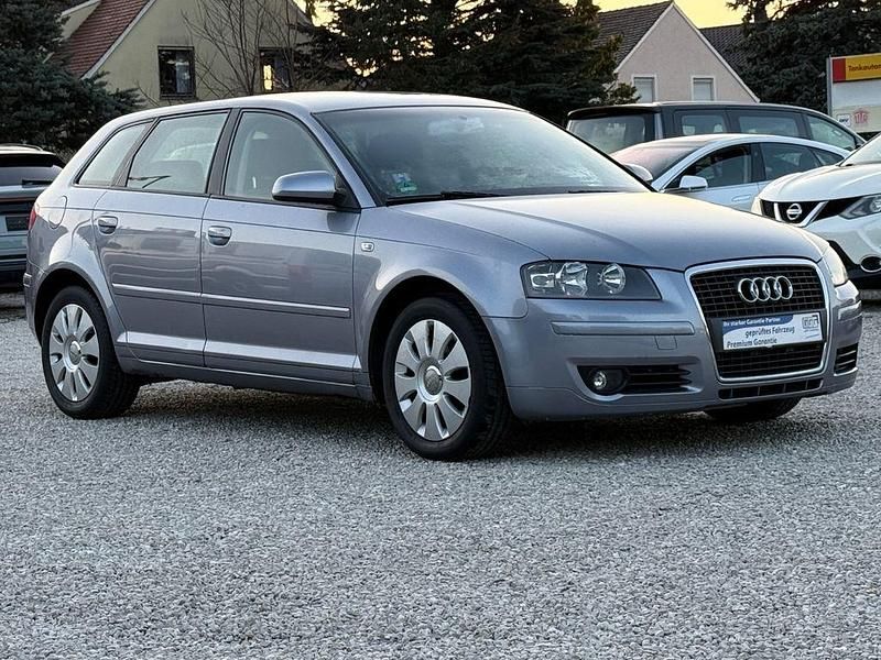 Gebraucht Audi A3 Attraction 116 PS (85 kW) 2004 Silber Kleinwagen