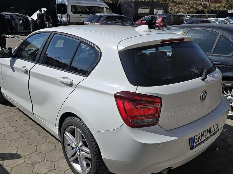 Gebraucht BMW 116 Efficient Dynamics 116 PS (85 kW) 2012 Weiß Kleinwagen