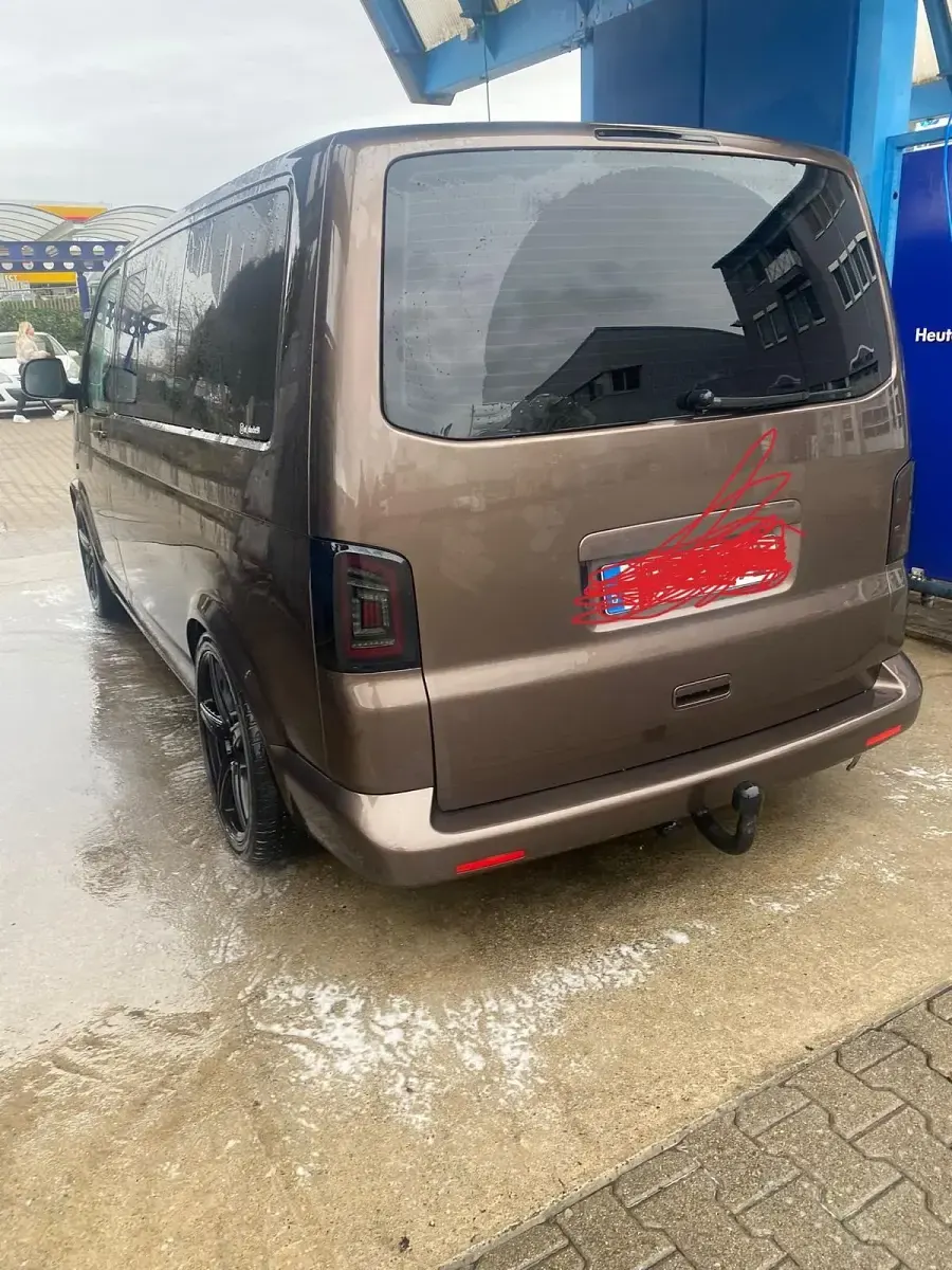 Gebraucht VW Multivan 140 PS (102 kW) 2010 Braun Van / Kleinbus