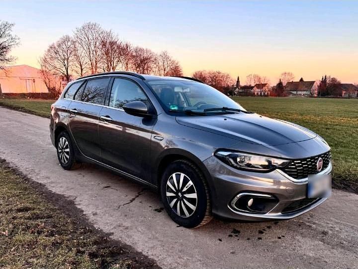 Gebraucht Fiat Tipo Lounge 120 PS (88 kW) 2016 Grau Kombi