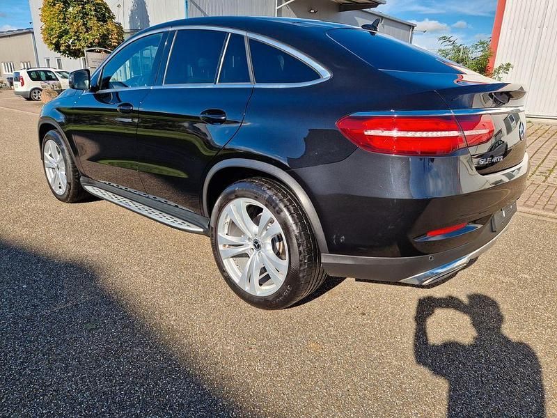 Gebraucht Mercedes GLE400 333 PS (244 kW) 2018 Schwarz Coupé