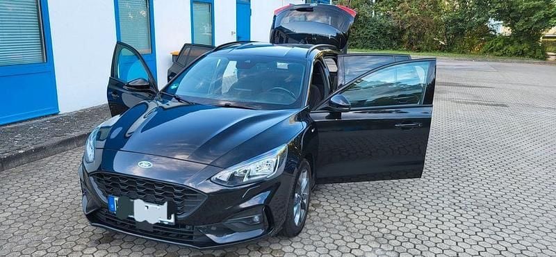 Schwarz Gebraucht 2019 Ford Focus ST-Line Limousine | 11.500 € (Guter Preis) - Bild 1/4