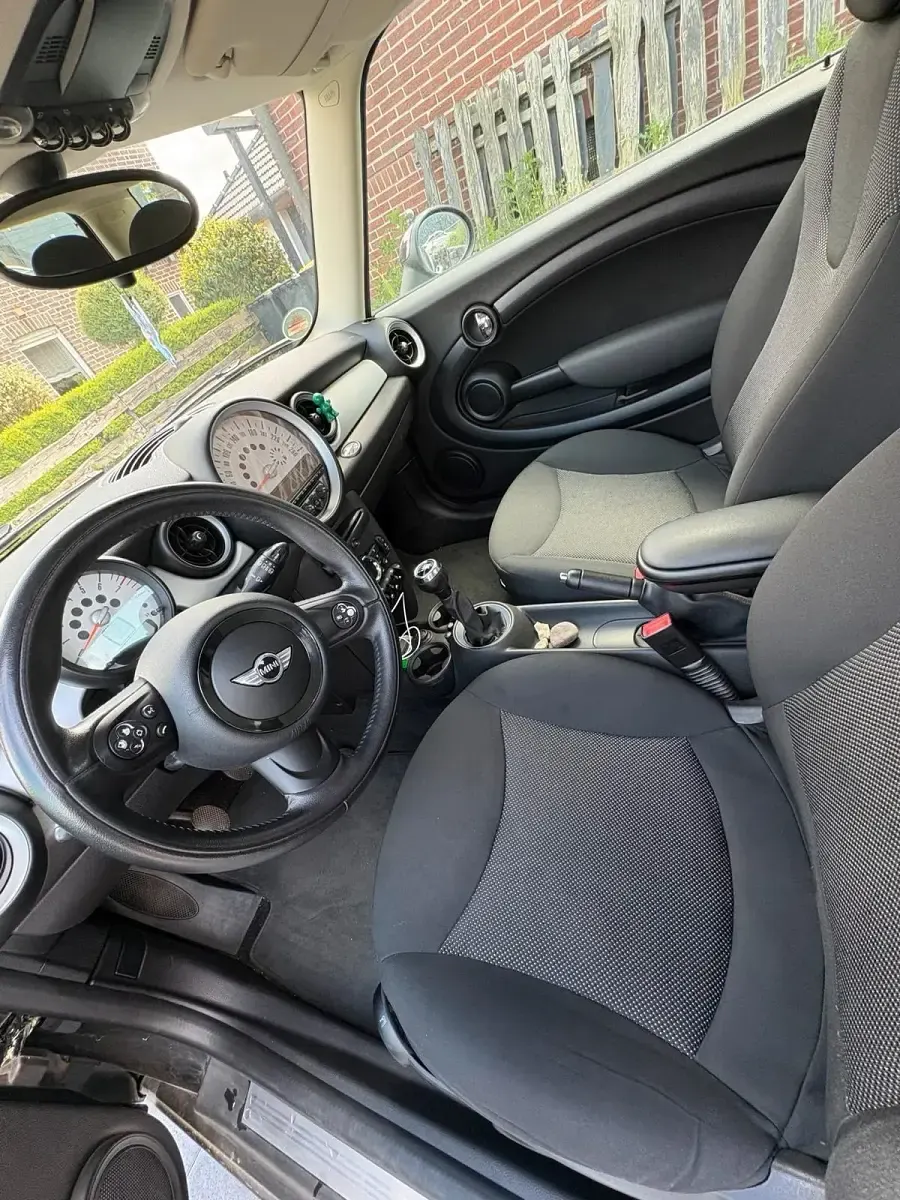 Gebraucht Mini Cooper 122 PS (89 kW) 2012 Schwarz Kleinwagen