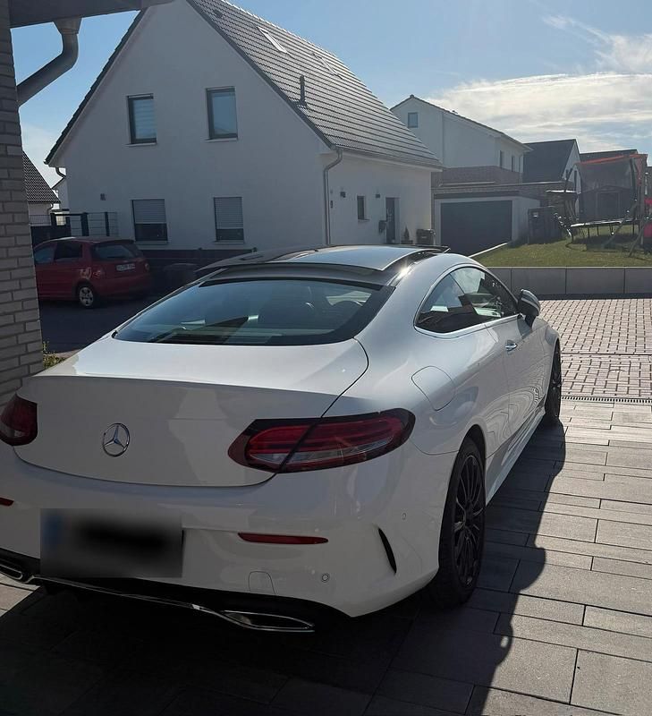 Second-hand Mercedes 220 2020 Alb Coupe