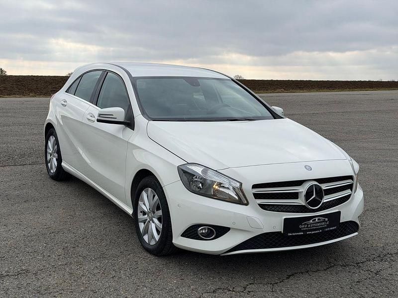 Gebraucht Mercedes A200 136 PS (100 kW) 2014 Weiß Limousine