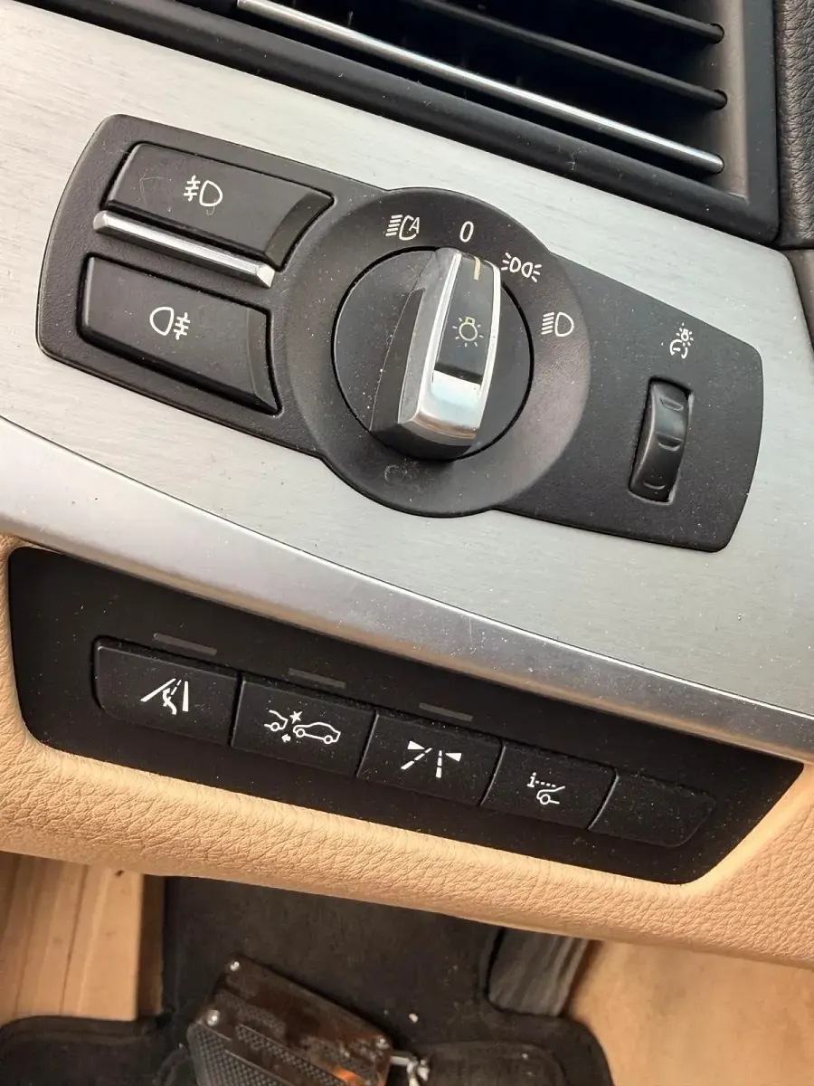 Gebraucht BMW 530 258 PS (189 kW) 2011 Schwarz Limousine