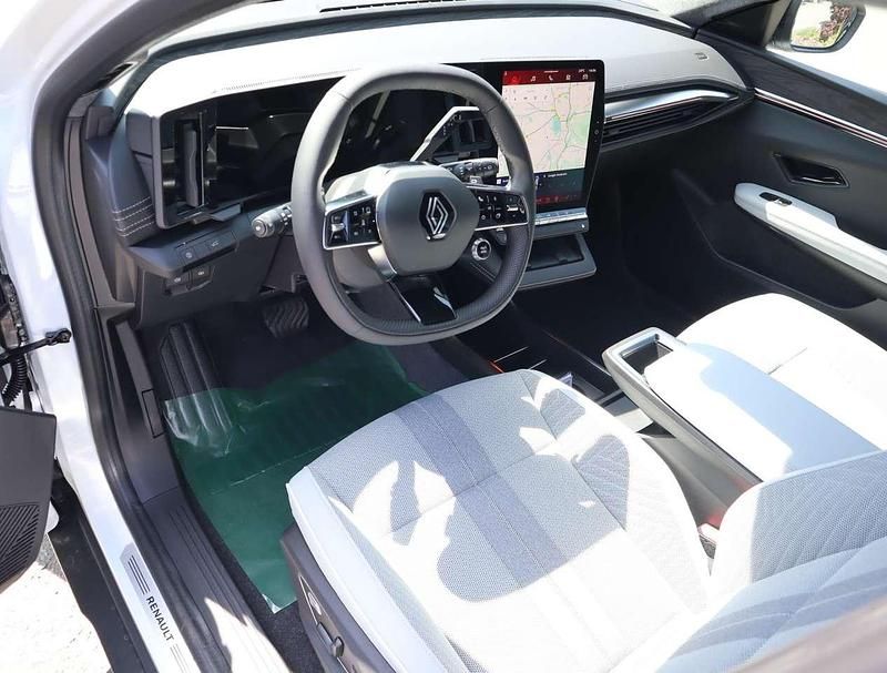 Neu Renault Scenic E-Tech Iconic 55 kW (75 PS) 2025 Perlmuttweiß metallic SUV