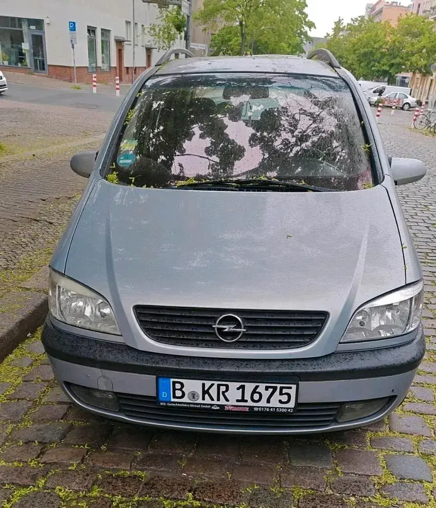 Gebraucht Opel Zafira 100 PS (73 kW) 2001 Silber Van / Kleinbus