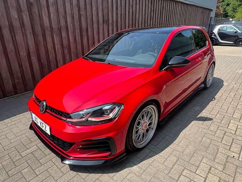 Tornadorot Gebraucht 2017 VW Golf GTI Coupé | 21.900 € (Fairer Preis) - Bild 1/4