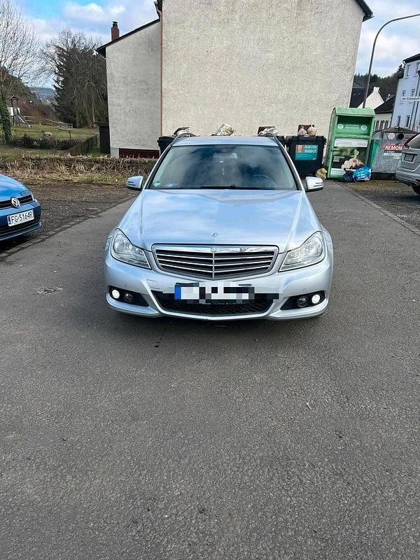 Silber Gebraucht 2011 Mercedes C200 Kombi | 6.500 € (Fairer Preis) - Bild 1/4