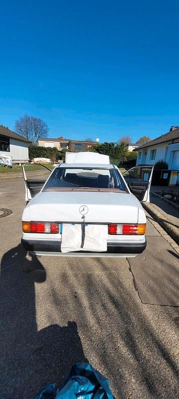 Gebraucht Mercedes 190 105 PS (77 kW) 1990 Weiß Limousine