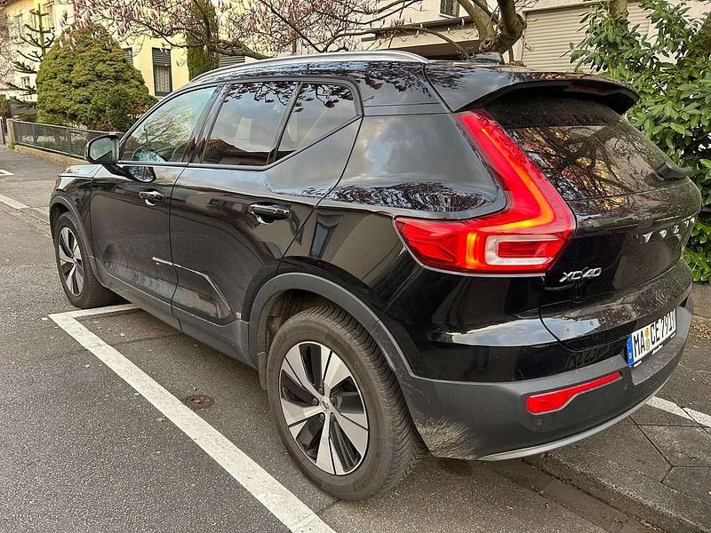 Gebraucht Volvo XC40 Momentum 129 PS (94 kW) 2022 Schwarz SUV