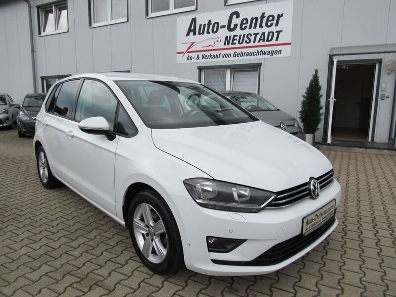 Weiß Gebraucht 2014 VW Golf Sportsvan Comfortline Van / Kleinbus | 11.890 € (Etwas zu teuer) - Bild 1/4
