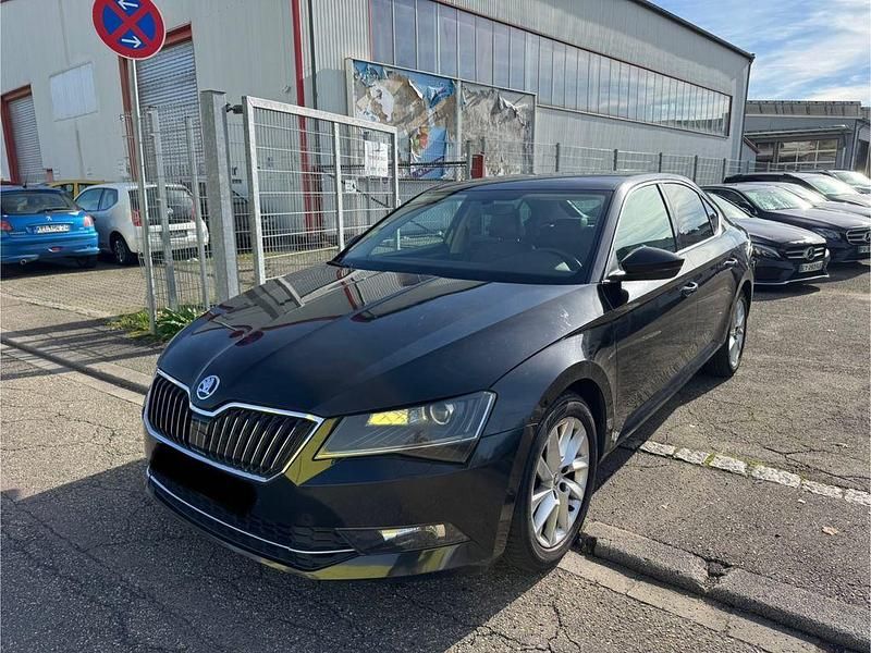 Schwarz Gebraucht 2018 Skoda Superb Style Limousine | 10.300 € (Fairer Preis) - Bild 1/4