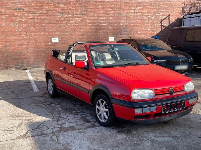 Second-hand VW Golf 90 CP (66 kW) 1994 Roșu Cabrio