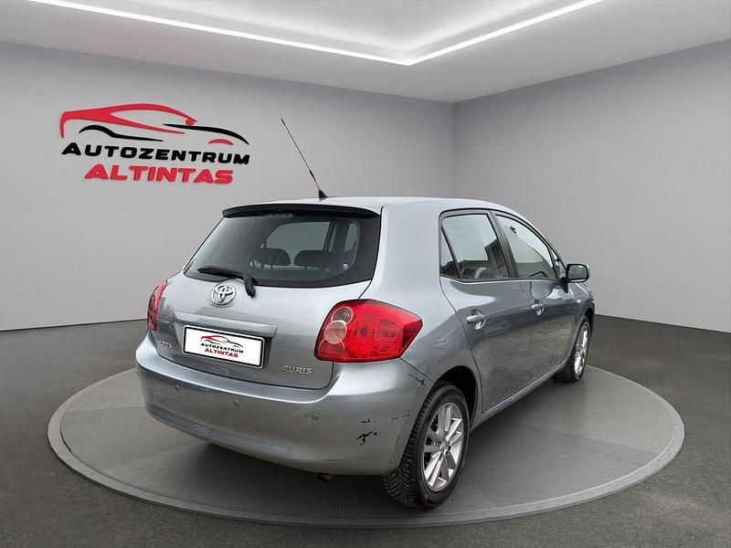 Gebraucht Toyota Auris Team 97 PS (71 kW) 2008 Silber Limousine