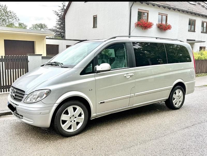 Silber Gebraucht 2006 Mercedes Viano Van / Kleinbus | 8.300 € (Superpreis) - Bild 1/4