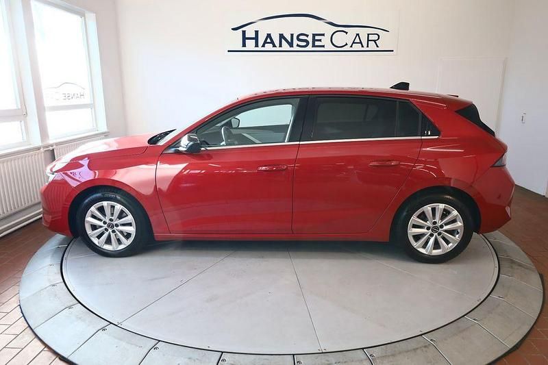 Gebraucht Opel Astra Elegance 131 PS (96 kW) 2023 Peperoncino red Limousine