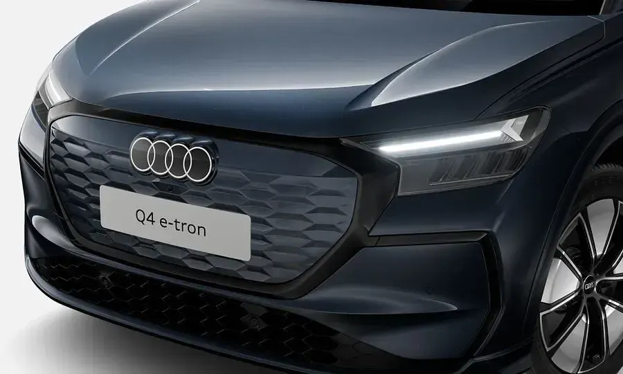 Neu Audi Q4 e-tron Ambiente 150 kW (204 PS) 2026 Plasmablau SUV