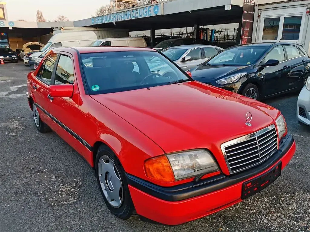 Gebraucht Mercedes C280 193 PS (141 kW) 1996 Rot Limousine