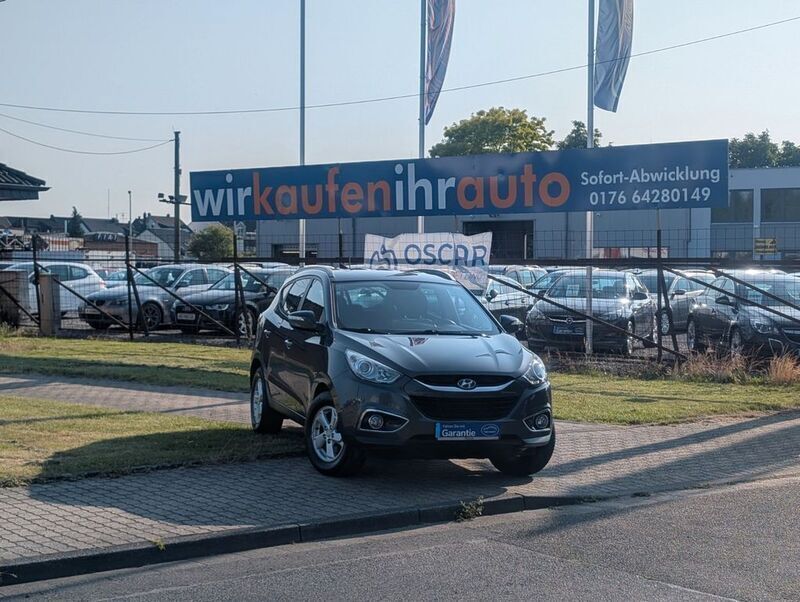 Grau Gebraucht 2010 Hyundai ix35 Style SUV | 7.499 € (Fairer Preis) - Bild 1/4